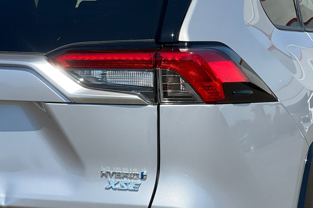 Thumbnail: 2020 Toyota RAV4 - 33