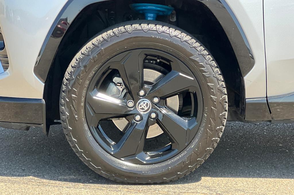 Thumbnail: 2020 Toyota RAV4 - 8