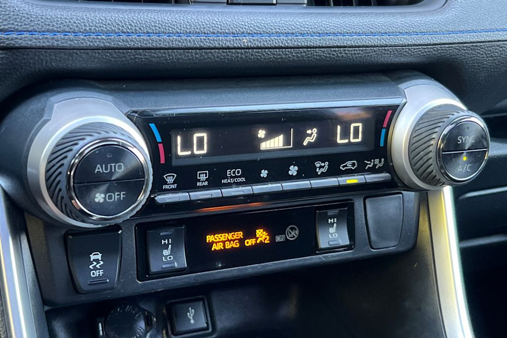Thumbnail: 2020 Toyota RAV4 - 26