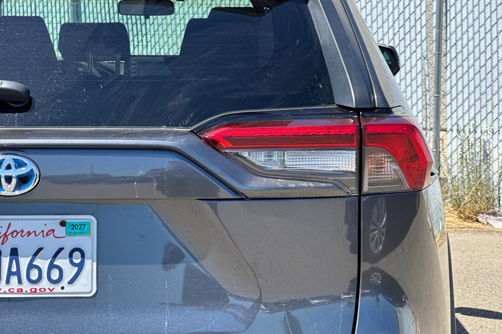 Thumbnail: 2020 Toyota RAV4 - 21