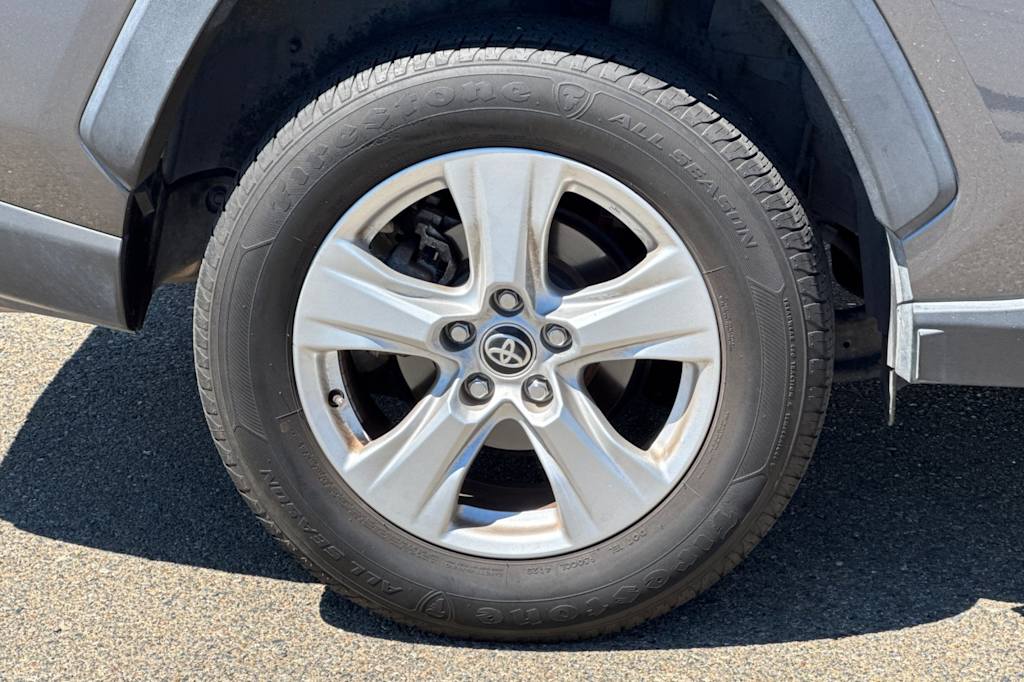 Thumbnail: 2020 Toyota RAV4 - 20