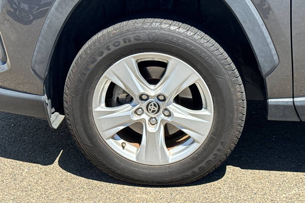 Thumbnail: 2020 Toyota RAV4 - 7