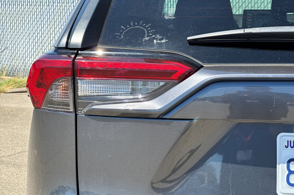 Thumbnail: 2020 Toyota RAV4 - 23
