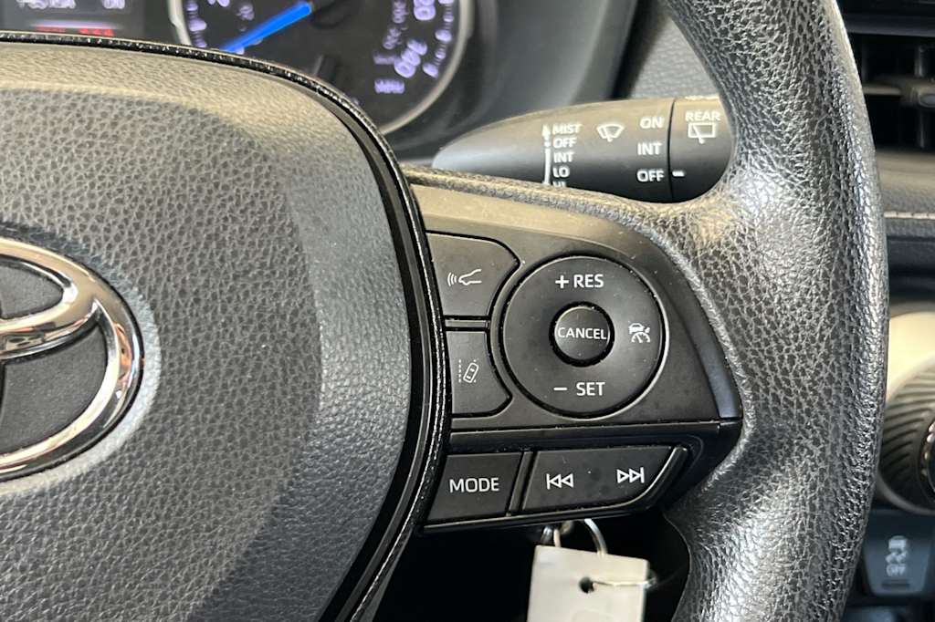 Thumbnail: 2020 Toyota RAV4 - 30