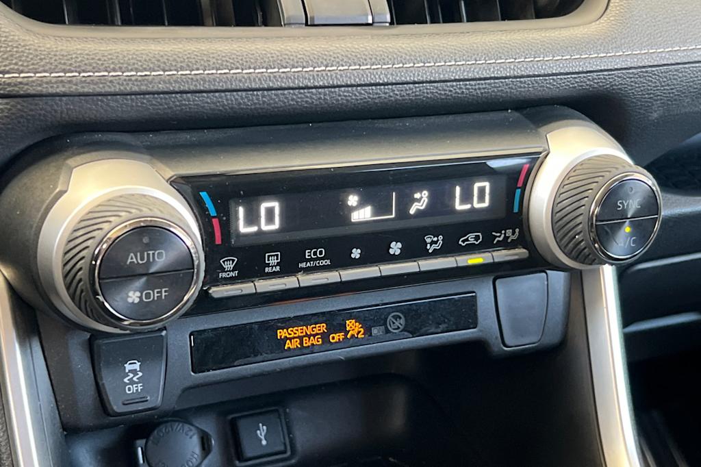 Thumbnail: 2020 Toyota RAV4 - 27