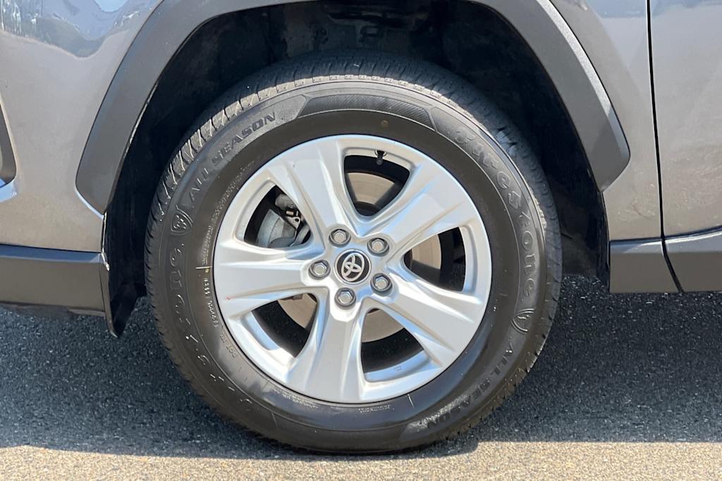 Thumbnail: 2020 Toyota RAV4 - 8