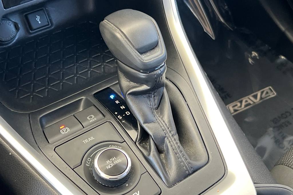 Thumbnail: 2020 Toyota RAV4 - 14