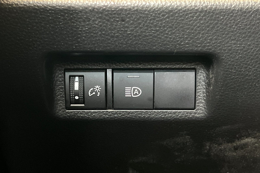 Thumbnail: 2020 Toyota RAV4 - 32