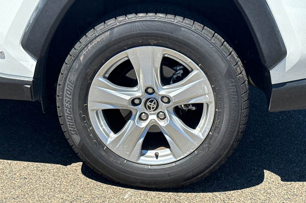 Thumbnail: 2020 Toyota RAV4 - 27