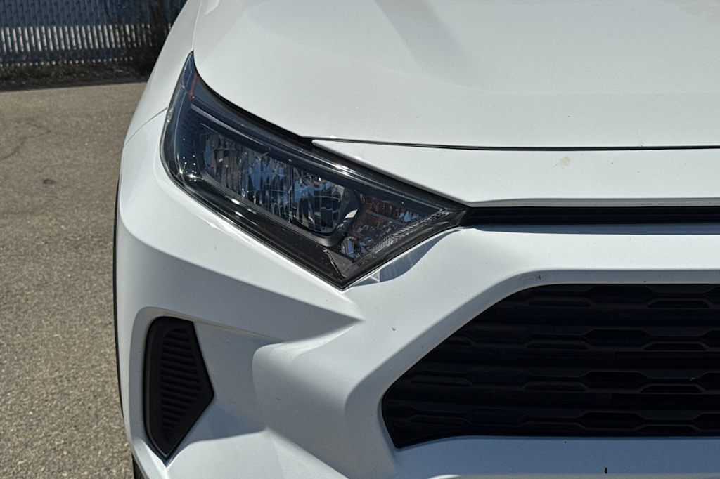 Thumbnail: 2020 Toyota RAV4 - 20