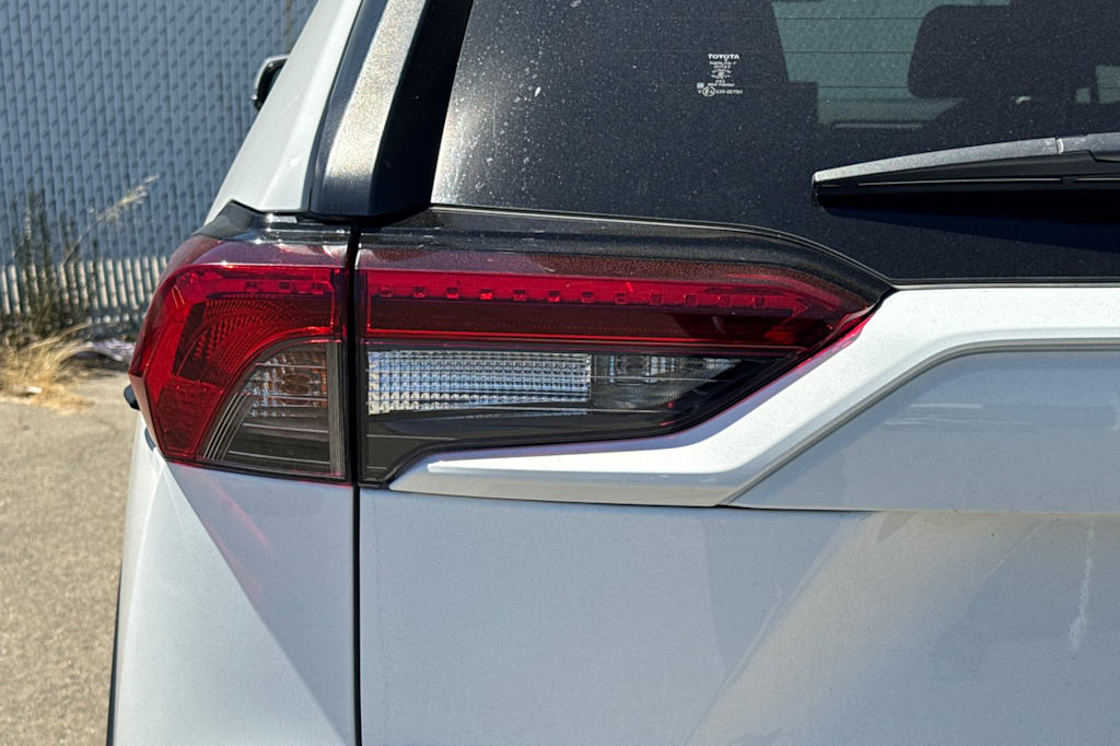 Thumbnail: 2020 Toyota RAV4 - 25