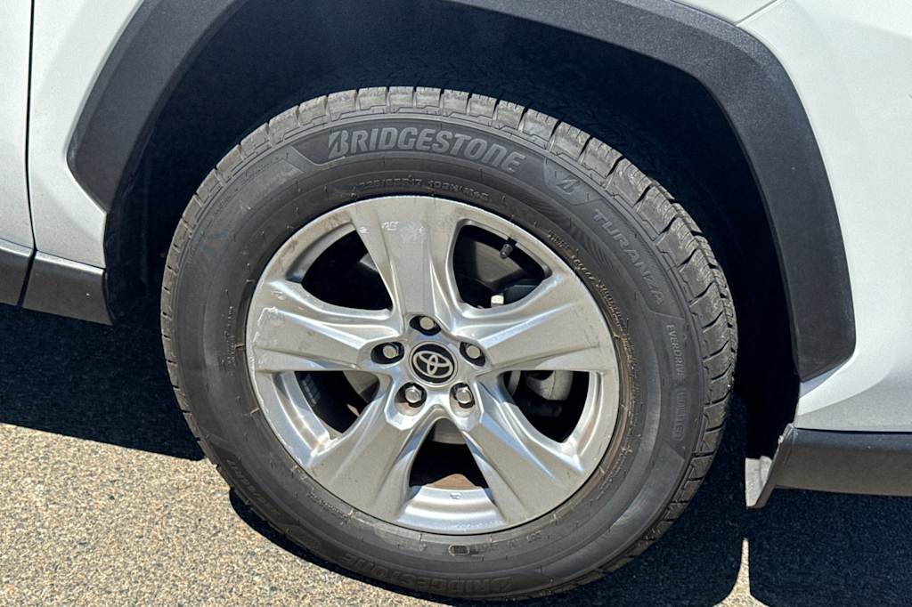 Thumbnail: 2020 Toyota RAV4 - 21