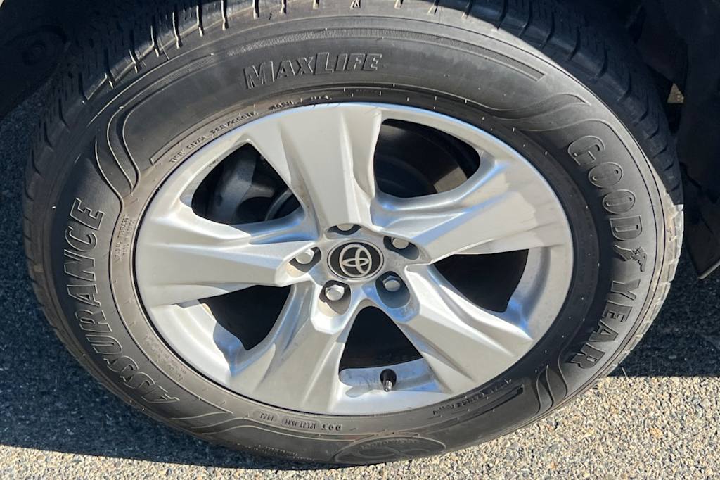 Thumbnail: 2020 Toyota RAV4 - 19