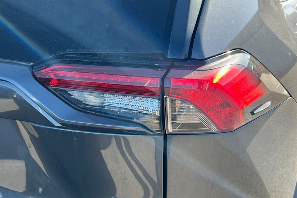 Thumbnail: 2020 Toyota RAV4 - 20