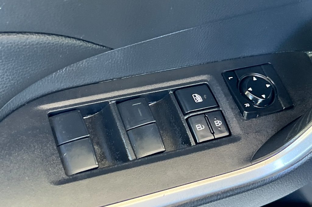 Thumbnail: 2020 Toyota RAV4 - 22