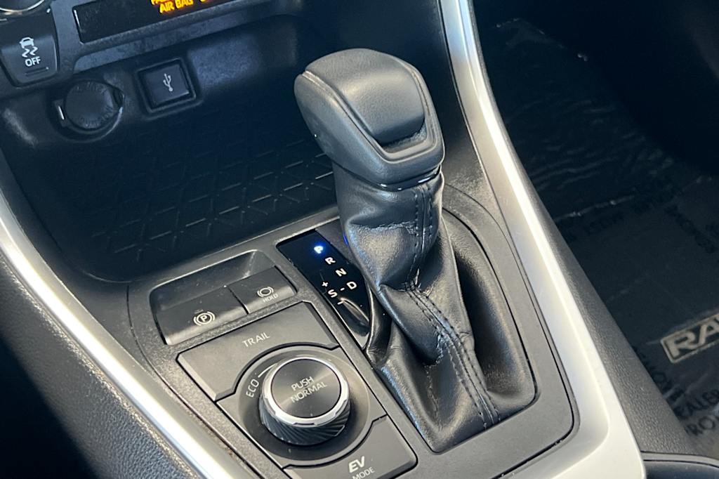 Thumbnail: 2020 Toyota RAV4 - 14