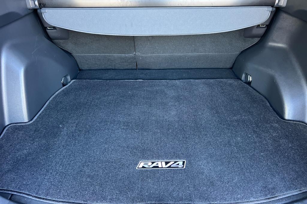 Thumbnail: 2020 Toyota RAV4 - 16