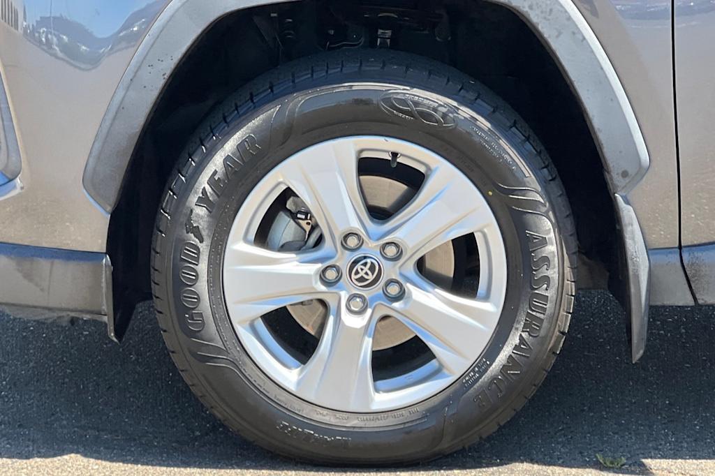 Thumbnail: 2020 Toyota RAV4 - 7