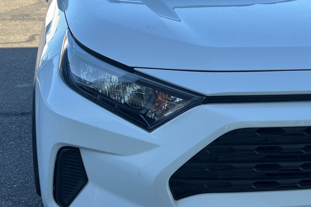 Thumbnail: 2022 Toyota RAV4 - 15