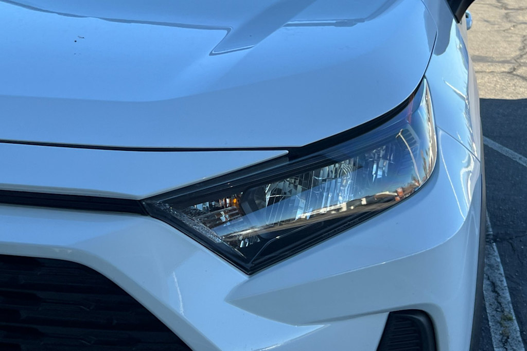 Thumbnail: 2022 Toyota RAV4 - 13
