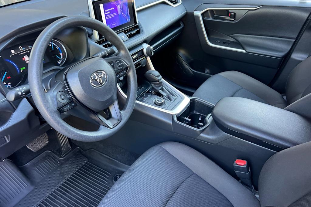 Thumbnail: 2025 Toyota RAV4 - 8