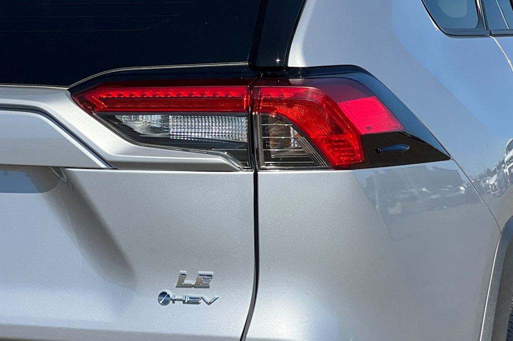 Thumbnail: 2025 Toyota RAV4 - 32