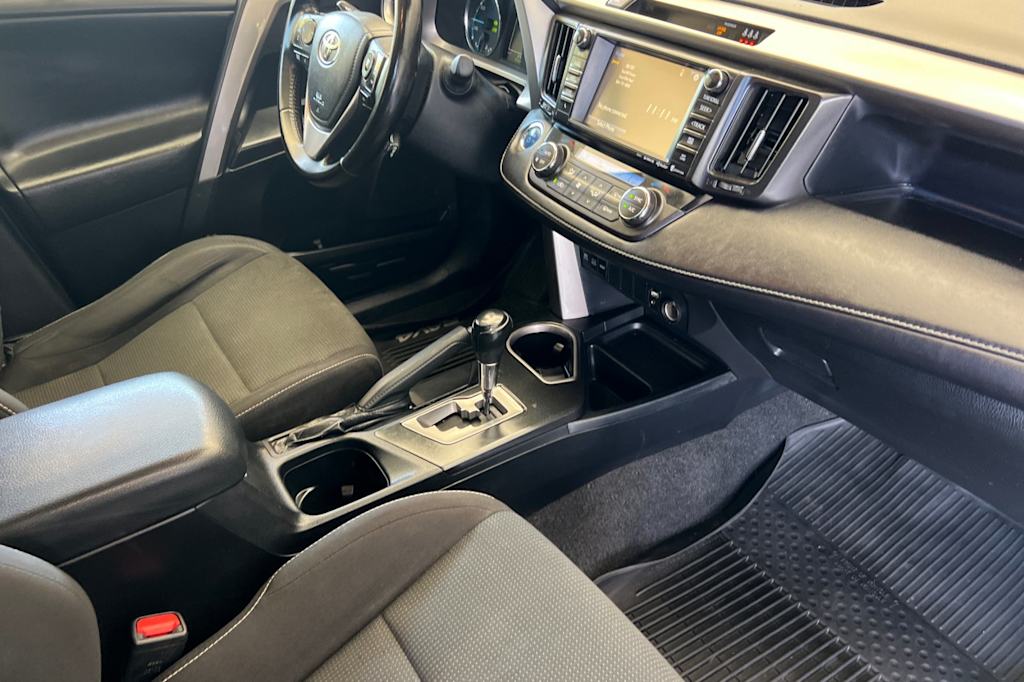 Thumbnail: 2017 Toyota RAV4 - 11