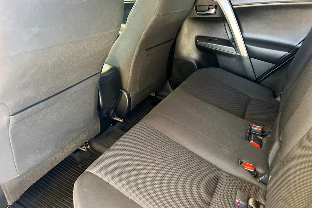 Thumbnail: 2017 Toyota RAV4 - 9