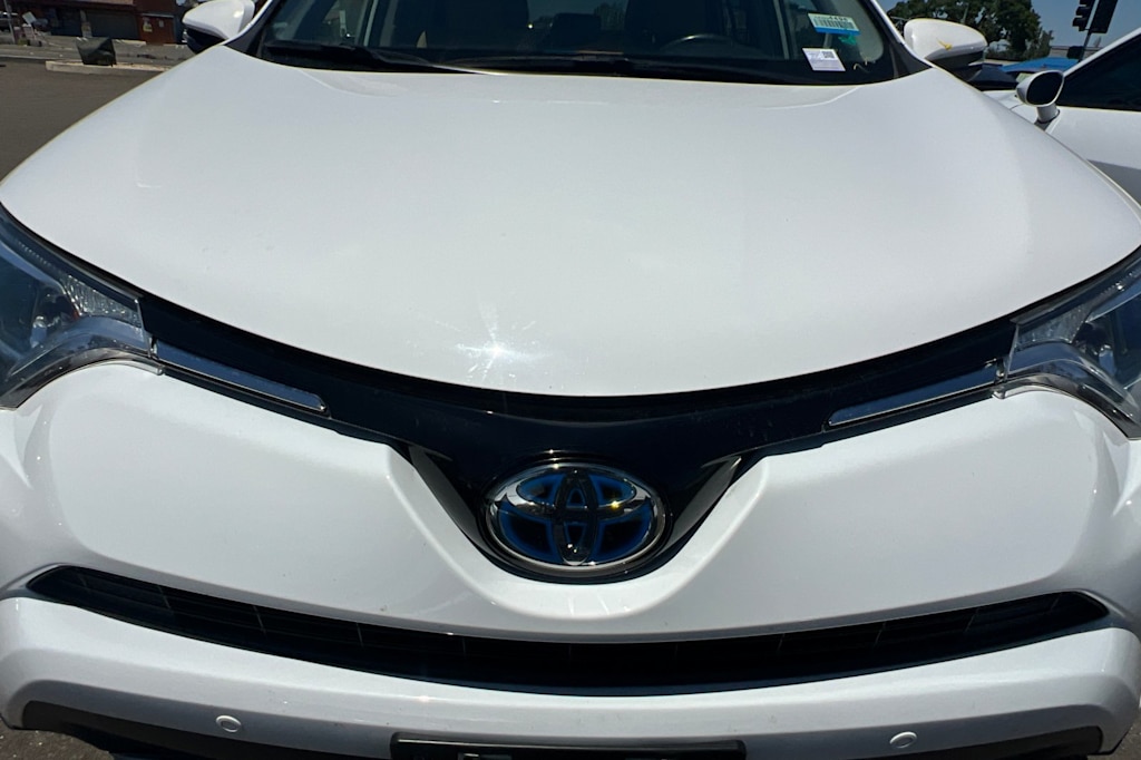 Thumbnail: 2017 Toyota RAV4 - 14
