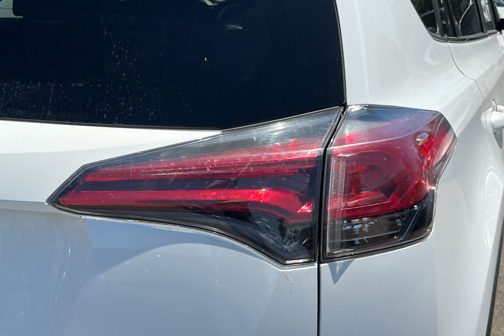 Thumbnail: 2017 Toyota RAV4 - 19