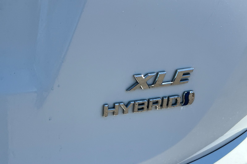 Thumbnail: 2017 Toyota RAV4 - 22
