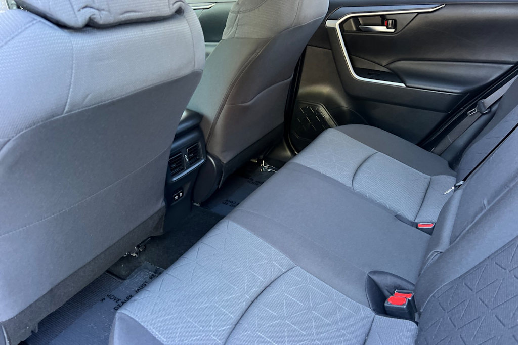 Thumbnail: 2019 Toyota RAV4 - 10