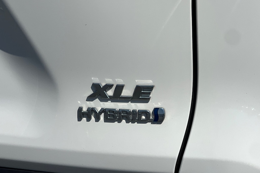 Thumbnail: 2019 Toyota RAV4 - 7