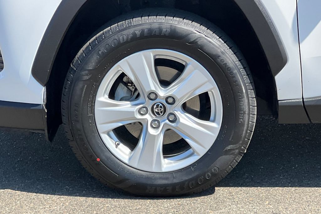 Thumbnail: 2019 Toyota RAV4 - 8