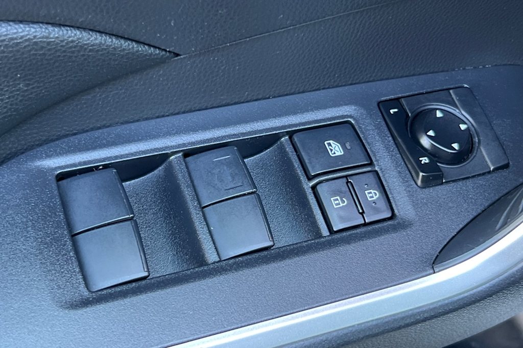 Thumbnail: 2019 Toyota RAV4 - 22