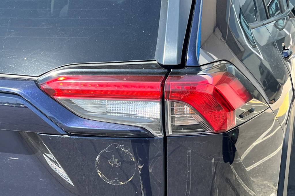 Thumbnail: 2019 Toyota RAV4 - 18