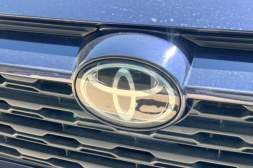 Thumbnail: 2019 Toyota RAV4 - 13