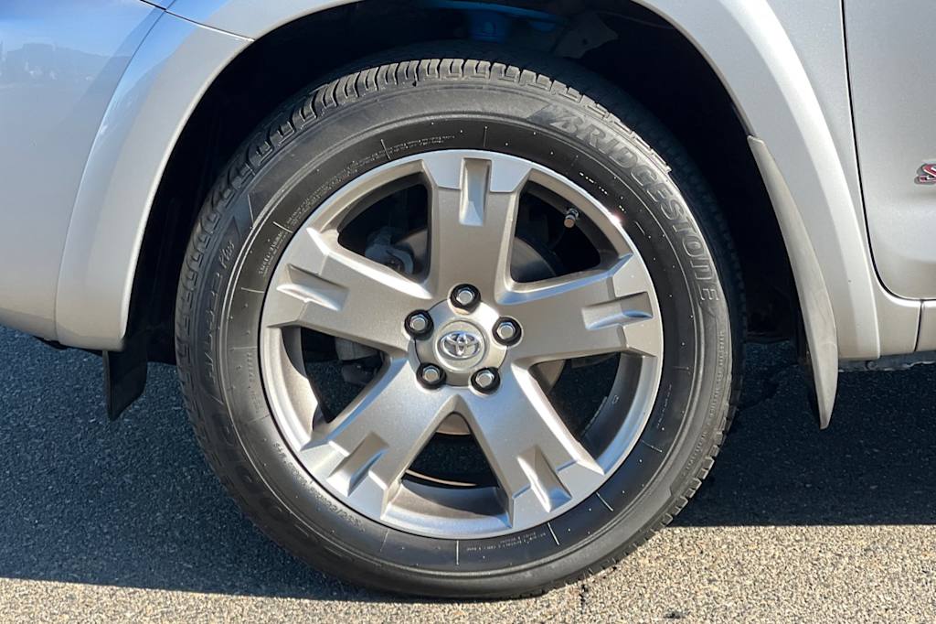 Thumbnail: 2010 Toyota RAV4 - 8