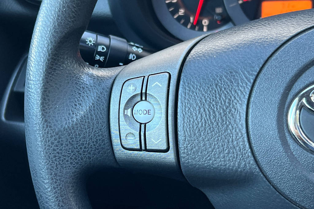 Thumbnail: 2010 Toyota RAV4 - 28