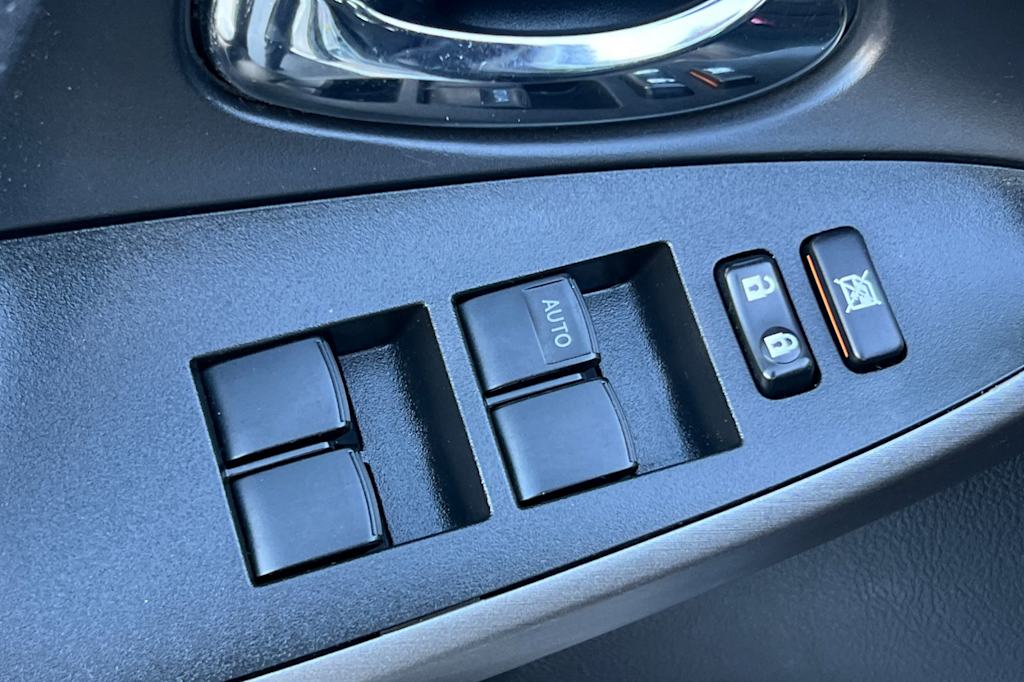 Thumbnail: 2010 Toyota RAV4 - 23