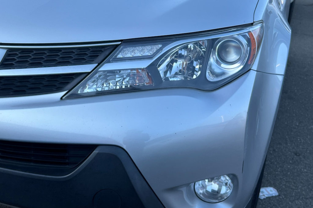 Thumbnail: 2015 Toyota RAV4 - 13