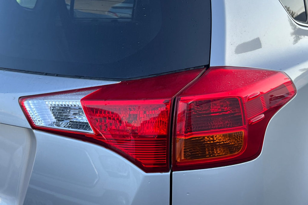 Thumbnail: 2015 Toyota RAV4 - 17