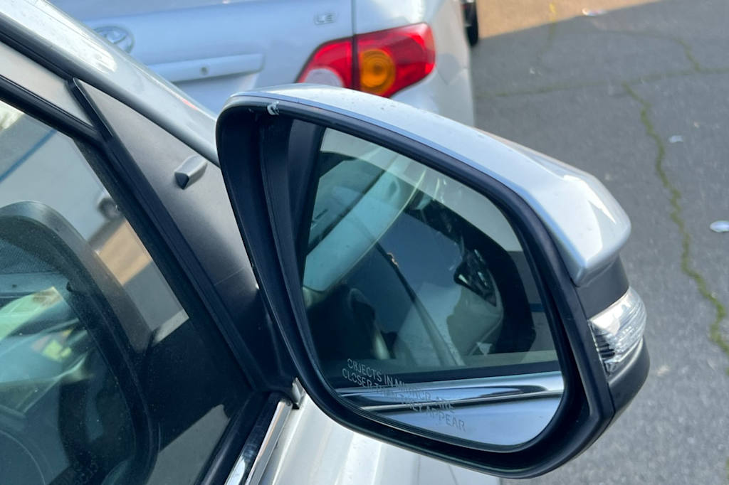 Thumbnail: 2015 Toyota RAV4 - 14