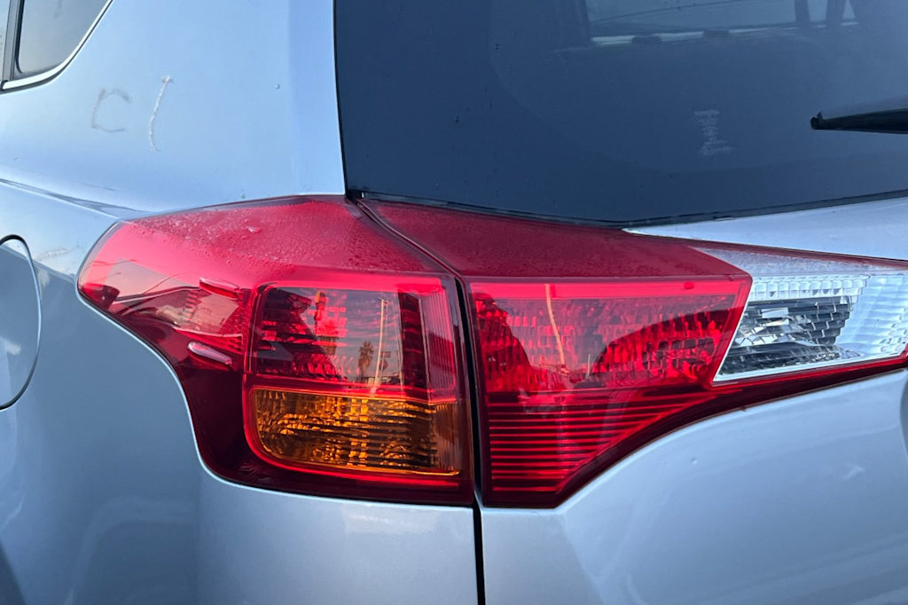 Thumbnail: 2015 Toyota RAV4 - 15