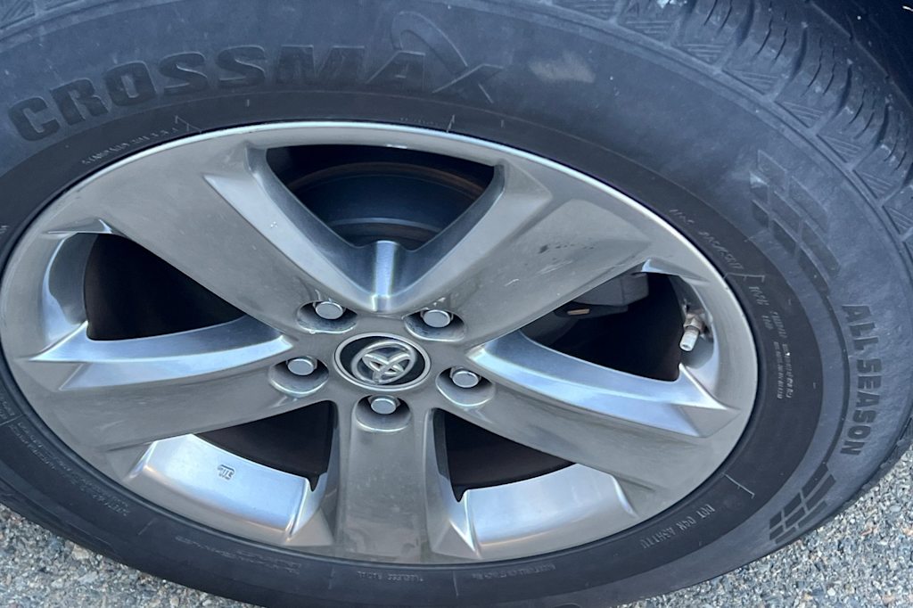 Thumbnail: 2015 Toyota RAV4 - 18