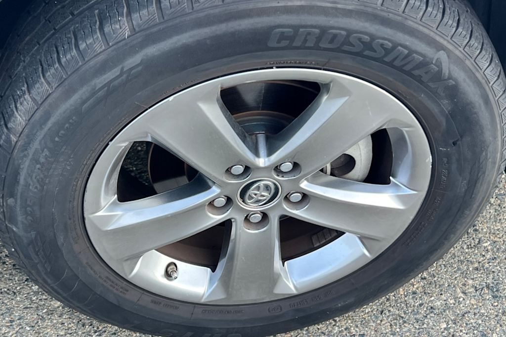 Thumbnail: 2015 Toyota RAV4 - 23