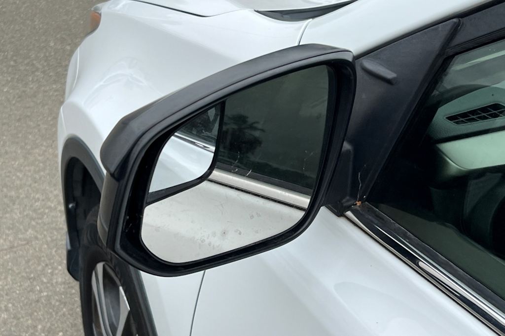 Thumbnail: 2017 Toyota RAV4 - 14