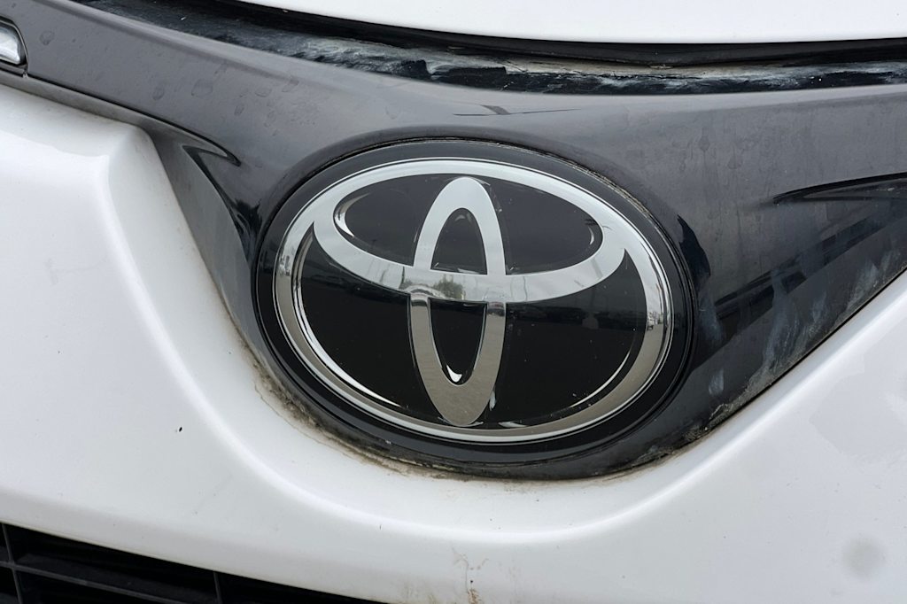 Thumbnail: 2017 Toyota RAV4 - 17