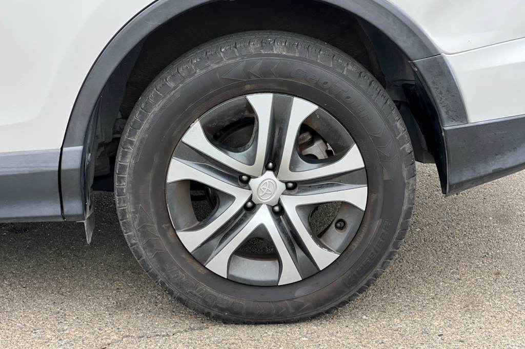 Thumbnail: 2017 Toyota RAV4 - 26