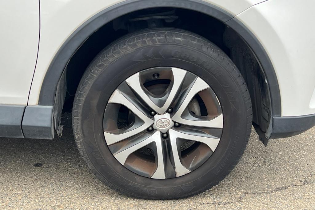 Thumbnail: 2017 Toyota RAV4 - 19